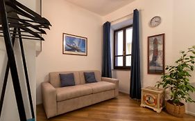 La Còlonial Rooms